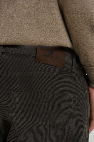 Pantaloni 5 tasche in velluto